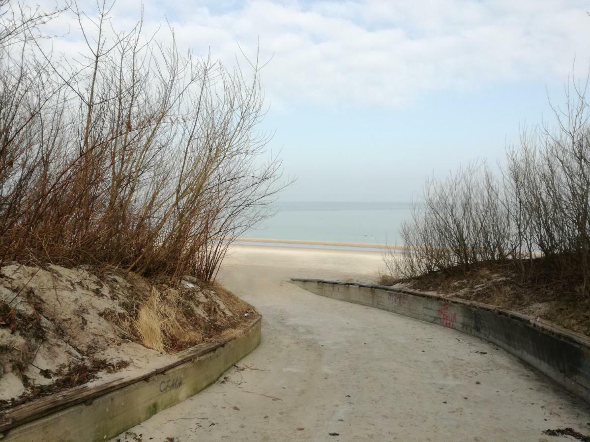 Apartamenty Oaza Rewal Esterno foto